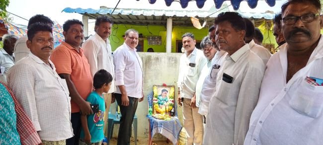 బాపట్ల మార్కెట్ యార్డ్ చైర్మన్ కావూరి శ్రీనివాస రెడ్డి పరామర్శ