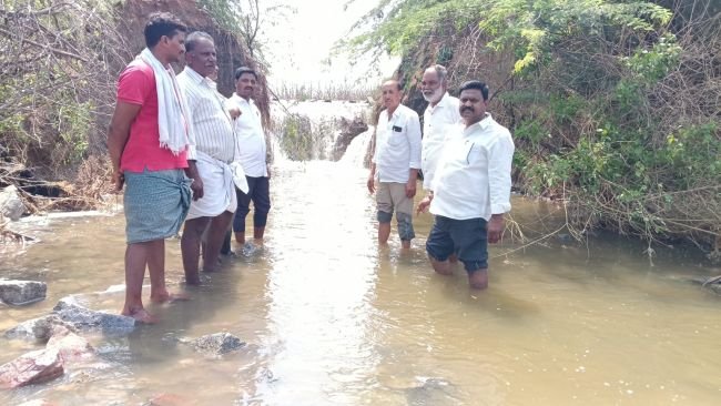 నింబగల్లు ఎస్‌ఎస్‌ ట్యాంకుకు గండి.. తుంగభద్ర జలాలు వృథా