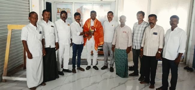 మార్కెట్ యార్డ్ చైర్మన్ దండు శ్రీనివాసులుకు ఘన సన్మానం