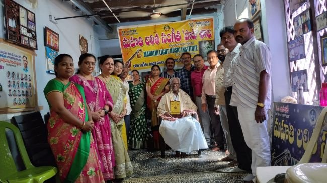 వెంకటేష్ చిత్రాల పాటలతో అలరించిన సంగీత సత్సంగం