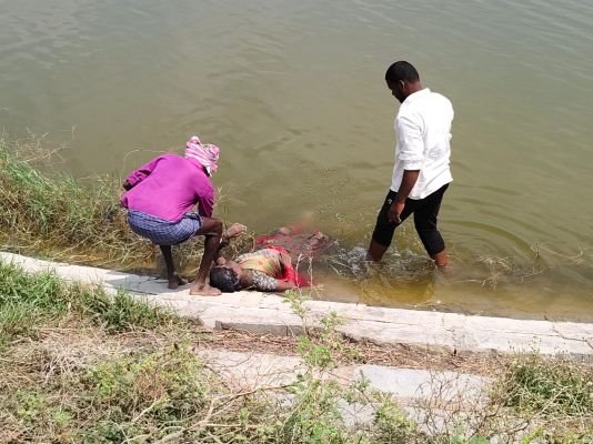 కుటుంబ కలహాల నేపథ్యంలో యువతి ఆత్మహత్య