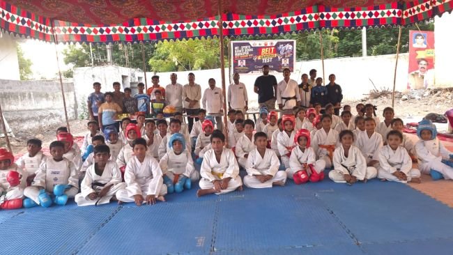 మార్కాపురం   ఎం.ఎస్. స్పోర్ట్స్ కరాటే స్కూల్ ఆధ్వర్యంలో  బెల్ట్ గ్రేడింగ్ టెస్ట్