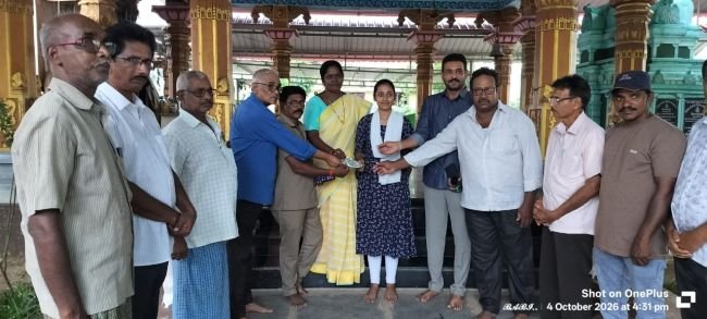 విద్యార్థిని బండారు లక్ష్మీ శరణ్యకు   పద్మశాలి సంఘం ఆర్థిక సాయం