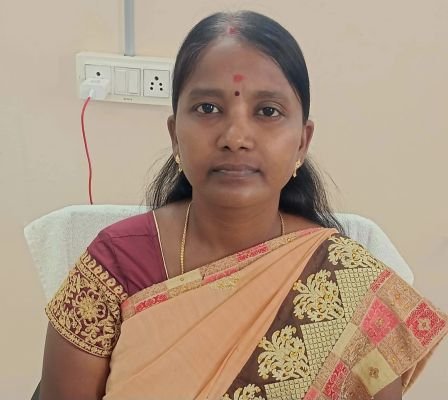 దసరా పండుగకు ప్రత్యేక బస్సులు  సూర్యాపేట డిపో మేనేజర్ సునీత