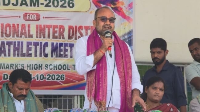 విద్యార్థి దశ నుంచే క్రీడలపై ఆసక్తి పెంచుకోవాలి