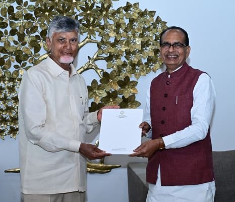 రైతుల సంక్షేమానికి, పేదల గృహ నిర్మాణానికి అదనపు నిధులు, అనుమతులివ్వండి  కేంద్రమంత్రి శివరాజ్ సింగ్ చౌహన్‌కు  సీఎం చంద్రబాబు లేఖలు