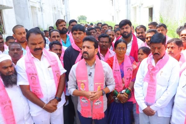 డబుల్‌ బెడ్‌రూమ్‌ ఇళ్లను పేదలకు అందజేయాలి