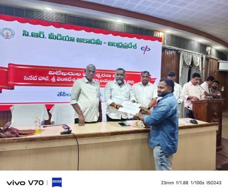 విలేకరుల శిక్షణలో  రేణిగుంట 6టీవీ రిపోర్టర్ శీను
