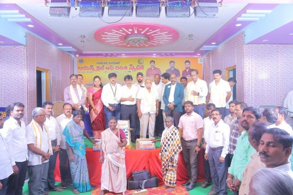 సమాజాభివృద్ధికి కృషి చేయాలి.