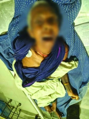 మెట్లు పైనుంచి జారిపడి వృద్ధురాలు మృతి