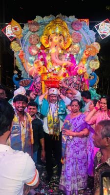 గణపతి నిమజ్జన కార్యక్రమంలో లడ్డూ వేలం పాటలో పాల్గొన్న బొడ్డేటి కిరణ్ కుమార్..