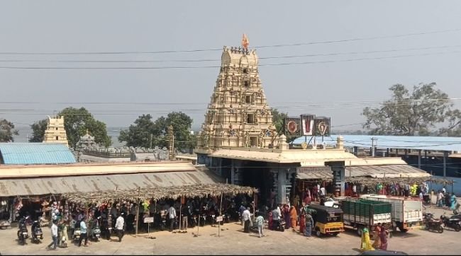 సింగరకొండ ఈవో సస్పెన్షన్.