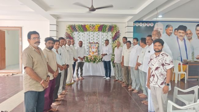 పరామర్శించిన ముదునూరి ప్రసాద్ రాజు
