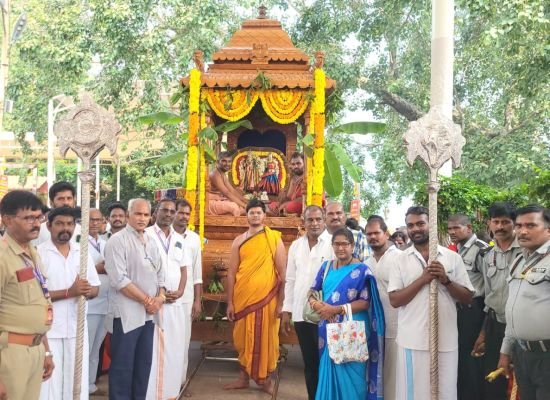 అత్యంత వైభవంగా శ్రీ సత్యదేవుని రథసేవ