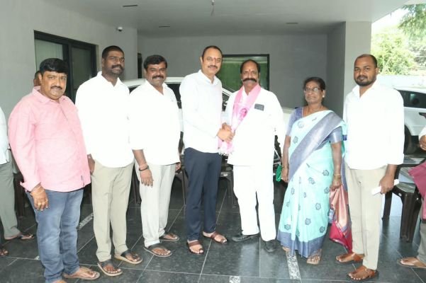 ఉప్పల్‌లో బీఆర్‌ఎస్ పార్టీలోకి పోలినేని సంపత్ రావు చేరిక