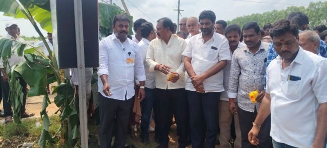 అభివృద్ధి పనులకు ఎమ్మెల్యే రాజా శంకుస్థాపన