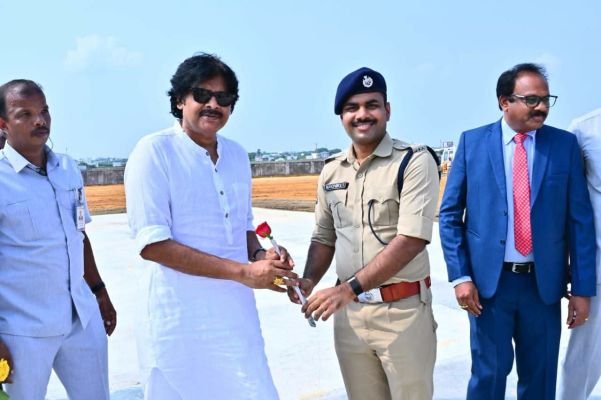 మర్యాదపూర్వకంగా డిప్యూటీ సీఎంను కలసిన జిల్లా ఎస్పీ 