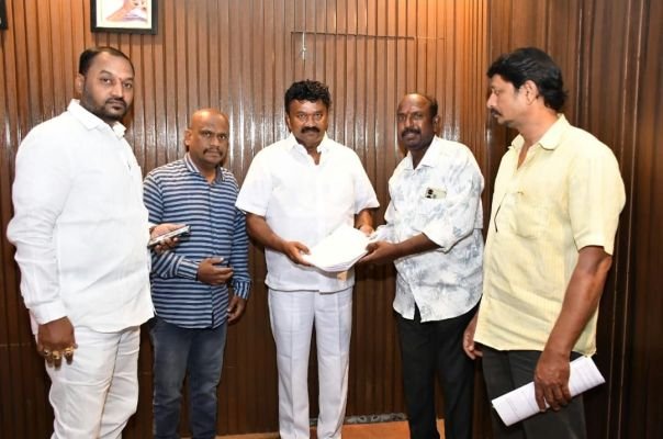 ప్రతి గ్రాడ్యుయేట్ను ఓటరు లిస్టులో నమోదు చేయించాలి - తలసాని