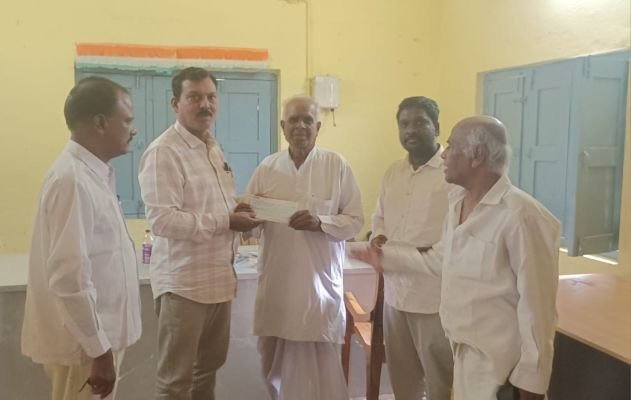 రేడియల్ రోడ్ బాధితులు పరిహారం అందజేత