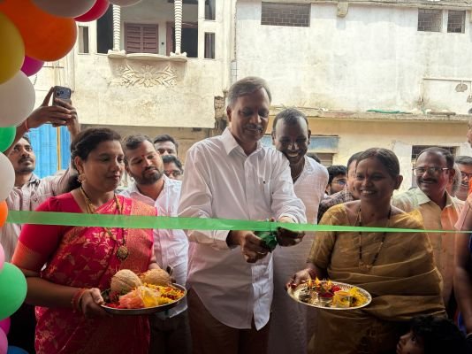 గ్రాండ్ ఎస్ ఎల్ ఎన్ లాడ్జ్ డీలక్స్ ప్రారంభించిన ఎమ్మెల్యే పల్లా 