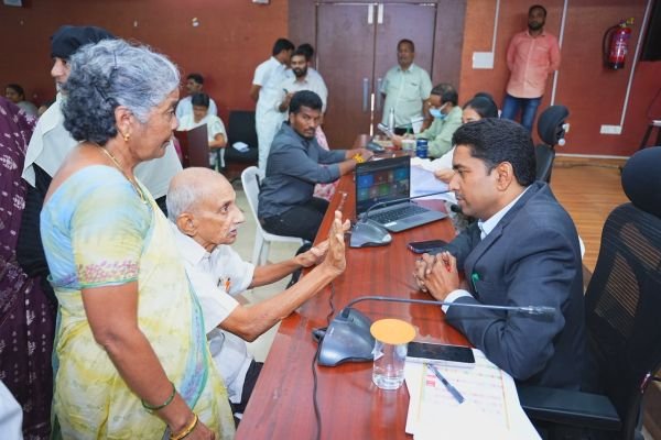 ప్రజా సమస్యల పరిష్కారంలో నాణ్యత, సకాలంలో పరిష్కారమే లక్ష్యం - జిల్లా కలెక్టర్ డా. జి. లక్ష్మీశ