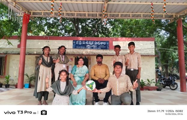 రాష్ట్ర స్థాయి ఫుట్‌బాల్‌ ఛాంపియన్‌షిప్‌కు తాడువాయి విద్యార్థులు