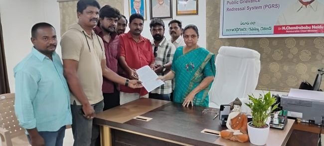  మీడియా ప్రతినిధిపై కేసులకు నిరసన