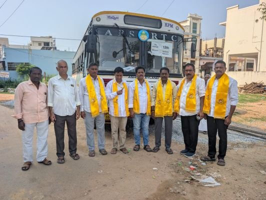 ముఖ్యమంత్రి సభకు తరలి వెళ్లిన నాలుగవ క్లస్టర్ ఇంచార్జ్ పనిభూషణ్ రెడ్డి బృందం 