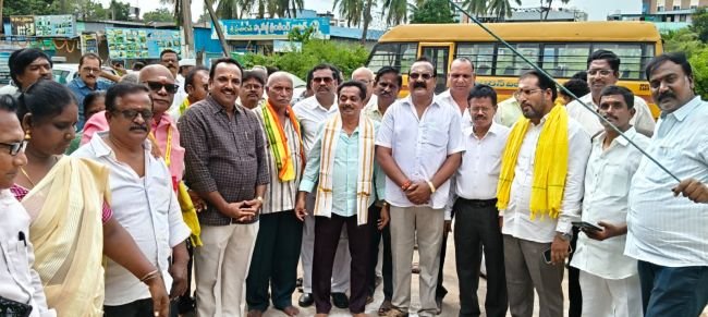 మంత్రి కృషి తో అభివృద్ధి పథంలో రామచంద్రపురం