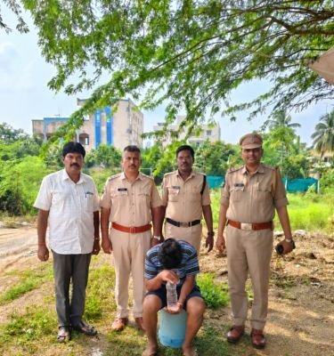 మండలాల్లో ఎక్సైజ్ అధికారులు దాడులు 