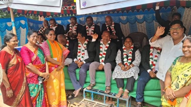 న్యాయవాదుల రిలే నిరాహార దీక్ష శిబిరాన్ని సందర్శించిన బిజెపి నేత భోగిరెడ్డి 