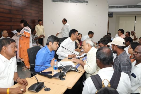 ప్రజావాణిలో వచ్చిన దరఖాస్తులను సత్వరమే  పరిష్కరించాలి