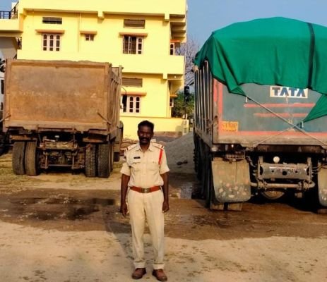 అక్రమ ఇసుక రవాణాపై పంజా , రెండు టిప్పర్ల పట్టివేత  : ఎస్సై ఎస్.ఎం. నవీద్