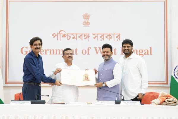 శరన్నవరాత్రి ఉత్సవాలకు పశ్చిమ బెంగాల్ ముఖ్యమంత్రి కి ఆహ్వా నం.
