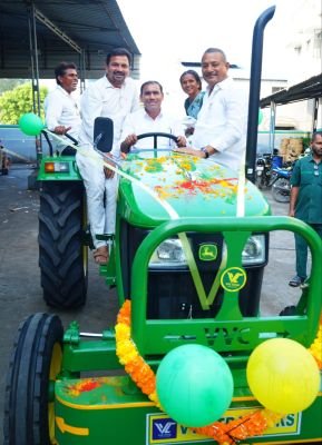 నూతన జాన్ డీర్ ట్రాక్టర్‌ ను ప్రారంభించిన ఎమ్మెల్యే బత్తుల లక్ష్మారెడ్డి