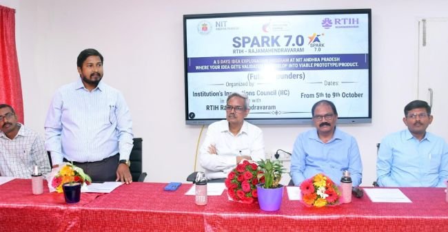 సృజనాత్మక ఆలోచనలను అంకుర సంస్థలుగా మలుచుకోవాలి  ఏపీ నిట్‌ డిజిగ్నేట్‌ డైరెక్టర్‌ ప్రొఫెసర్‌ కె. వెంకట కృష్ణారావు