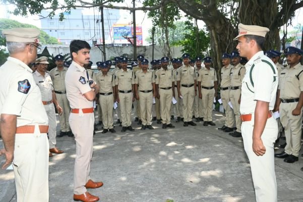 శిక్షణలో నేర్చుకున్న నైపుణ్యాలను ప్రజా సేవలో  వినియోగించాలి
