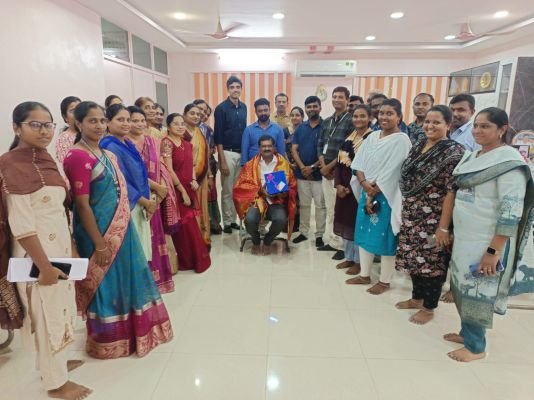 శ్రీ హర్షిణి విద్యాసంస్థల చైర్మన్ గోరంట్ల రవికుమార్‌కు ఘన సత్కారం