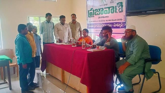 మున్సిపాలిటీలో నెలకొన్న సమస్యలను పరిష్కరించాలని వినతి