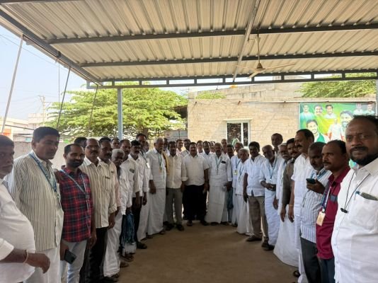 గ్రామస్థాయి నుంచి పార్టీ బలోపేతానికి కృషి చేయండి