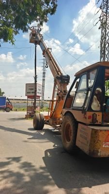 చౌరస్తాలకు వెలుగులు.. హైమాస్ట్ లైట్ల ఏర్పాటు
