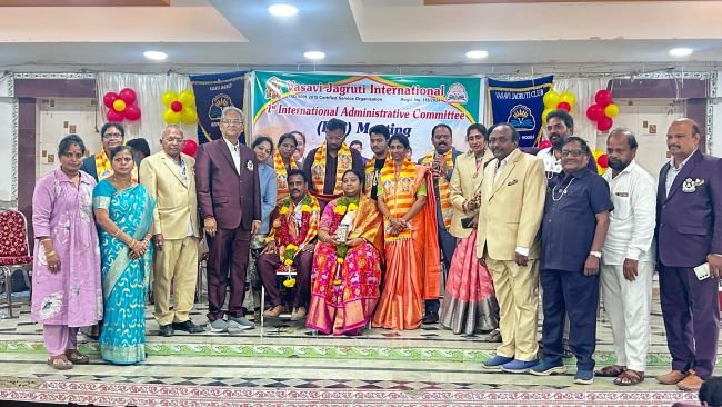 స్థల దాతలను సత్కరించిన సభ్యులు