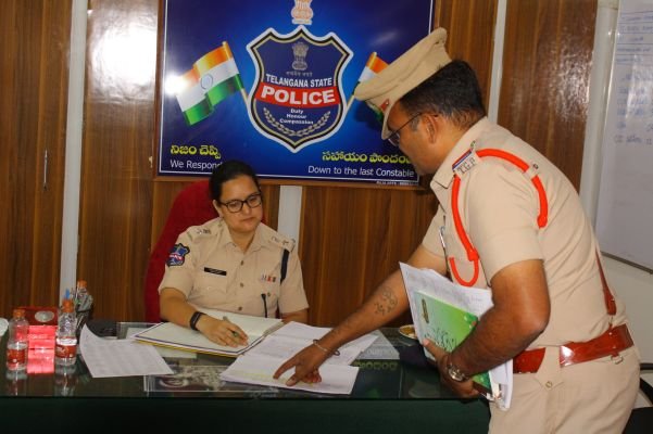 మహిళల భద్రతకు ప్రాధాన్యం ఇవ్వాలి
