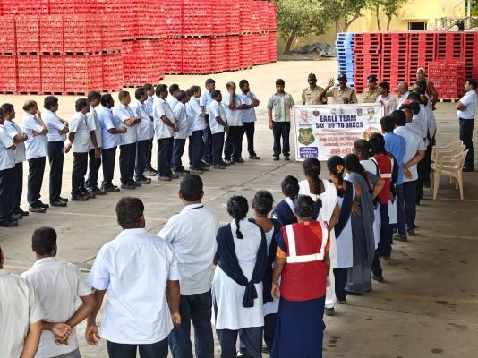డ్రగ్స్‌కు నో చెప్పండి.. రోడ్డు భద్రత పాటించండి 