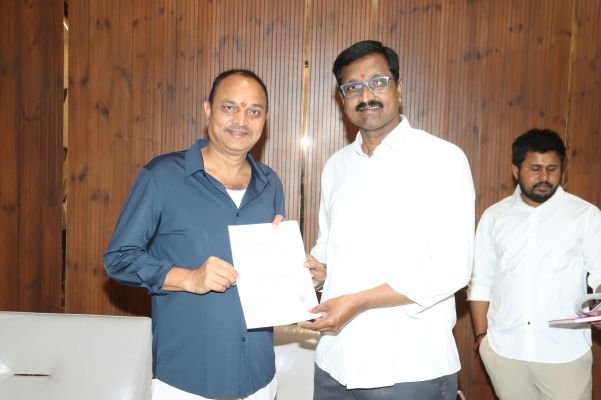 చికిత్స కోసం రూ.2 లక్షల అదనపు CMRF LOCఉప్పల్ ఎమ్మెల్యే కృషితో లలితకు ఆర్థిక సహాయం