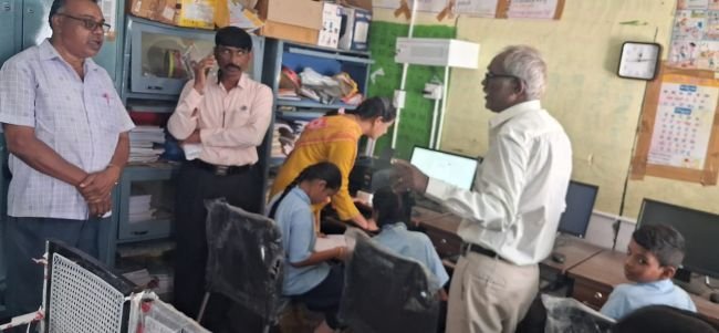 విద్యార్థులకు కంప్యూటర్ ఆధారిత విద్య