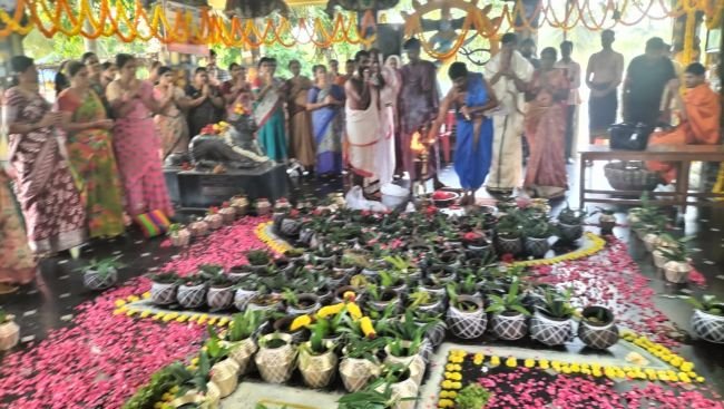 లోక కళ్యాణమే లక్ష్యంగా మల్లేశ్వరునికి అభిషేకం
