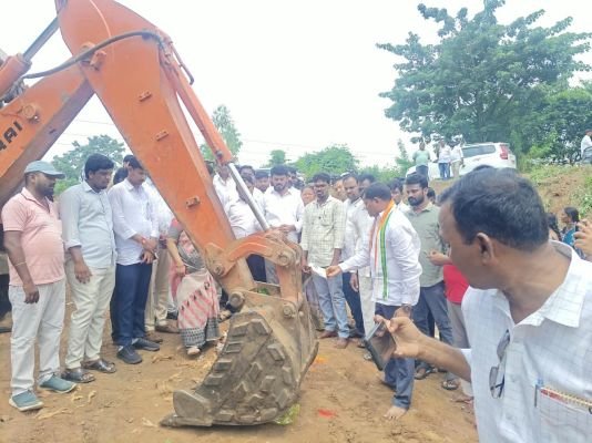 రాజుపేట పాములేరు వంతెన వద్ద డైవర్షన్ రహదారి పనులకు శ్రీకారం