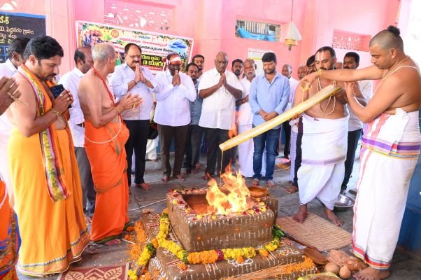 పెద్దవరంలో వరుణ యాగం
