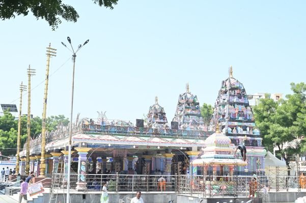 దసరా నవరాత్రి ఉత్సవాలకు సిద్ధమైన అమ్మవారి ఆలయం